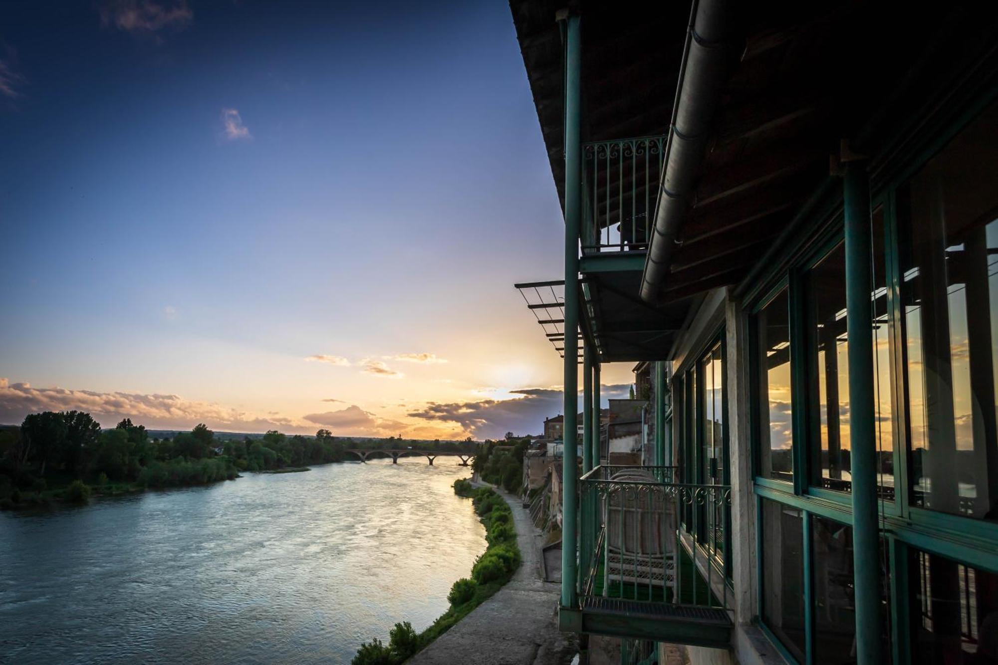 Hotel Restaurant Cote Garonne Le Balcon Des Dames - Tonneins Fauillet Marmande - Vue Panoramique Bord De Garonne Chambres Climatisees Eksteriør billede