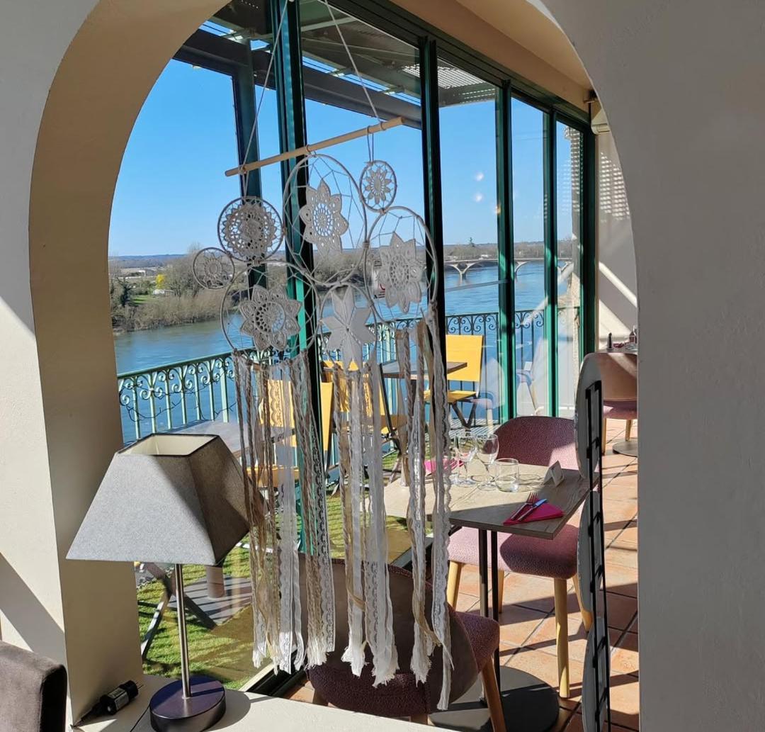 Hotel Restaurant Cote Garonne Le Balcon Des Dames - Tonneins Fauillet Marmande - Vue Panoramique Bord De Garonne Chambres Climatisees Eksteriør billede